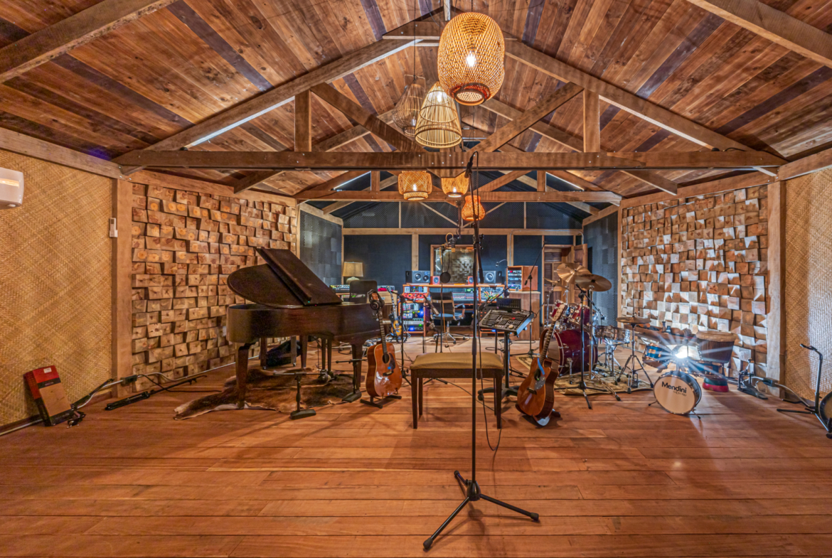 architectural-masterpiece-recording-studio-pool-guest-house