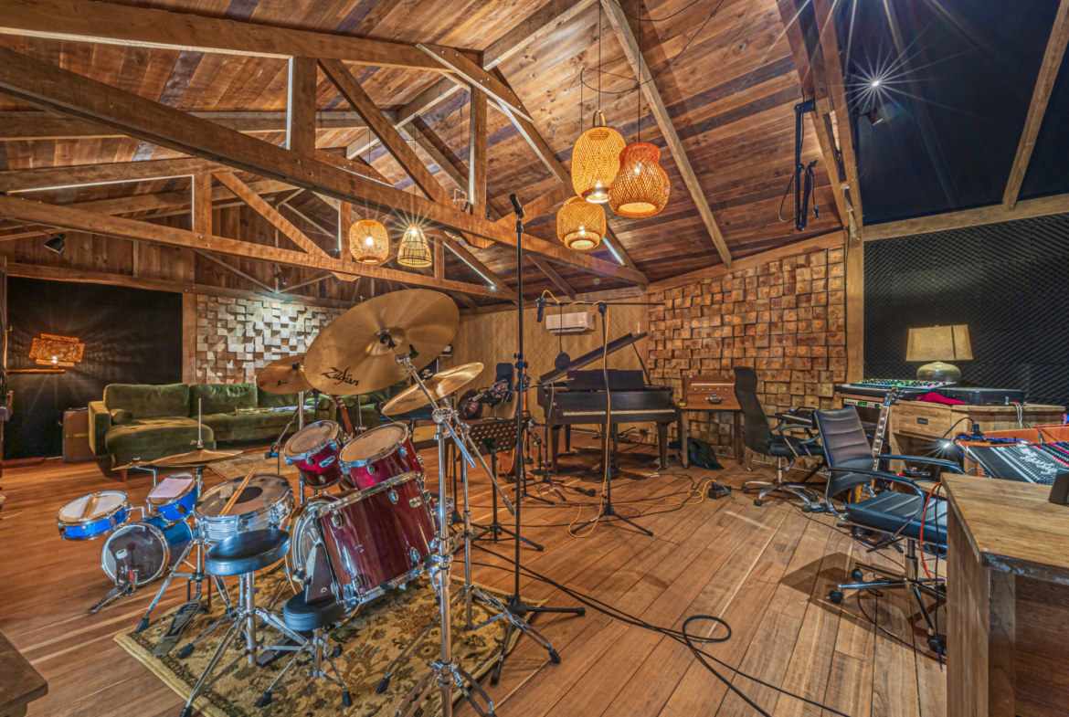 architectural-masterpiece-recording-studio-pool-guest-house