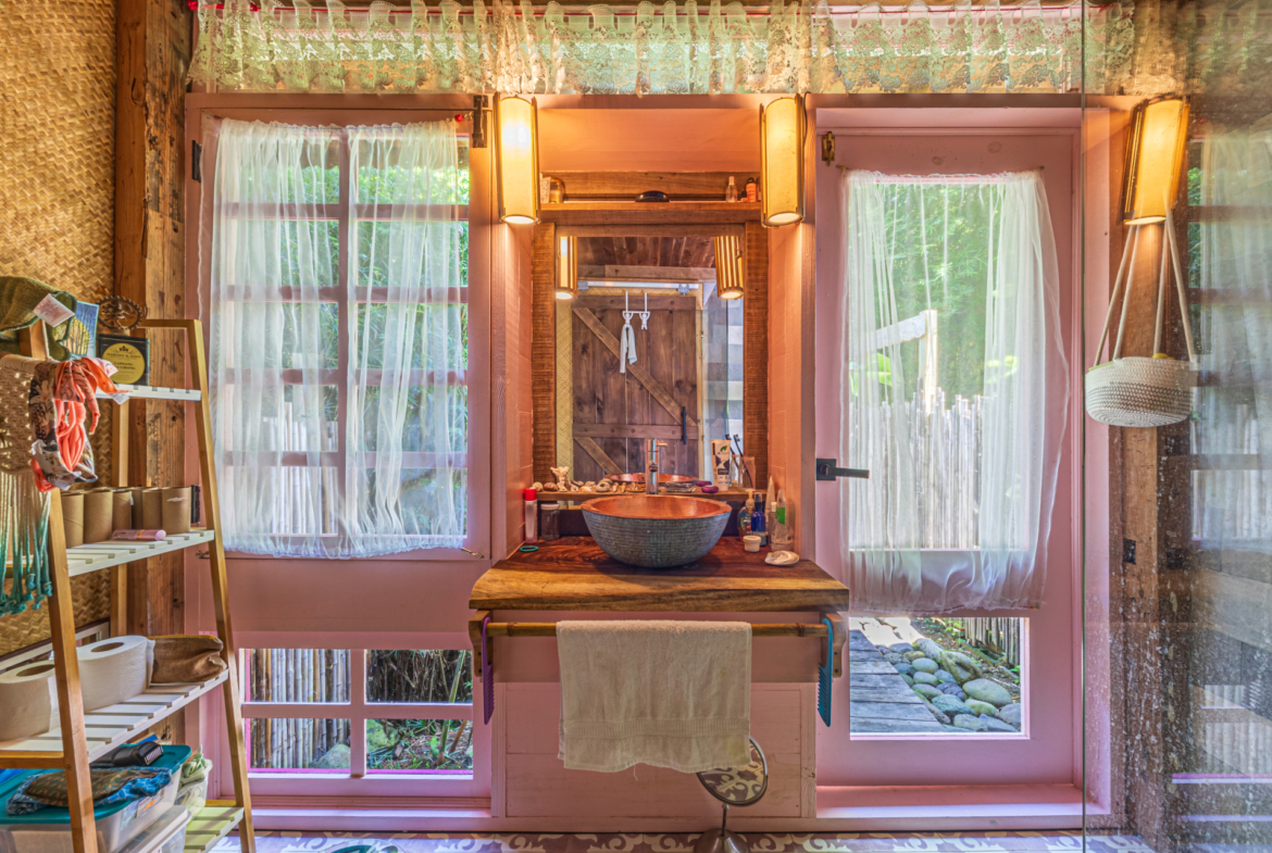 architectural-masterpiece-recording-studio-pool-guest-house