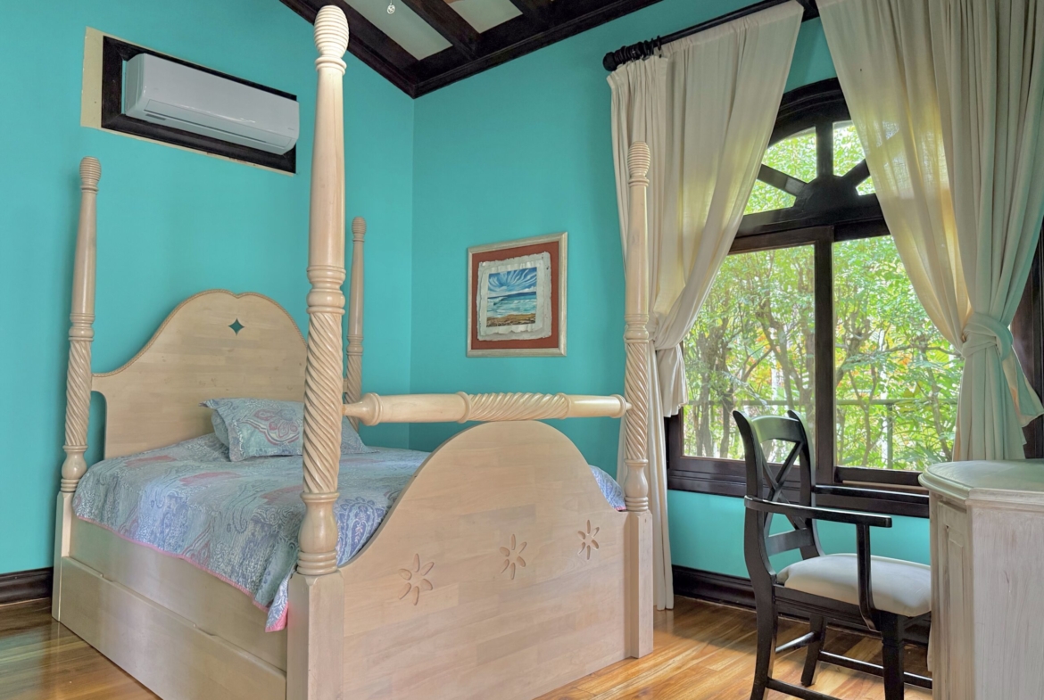 pavones-walk-to-the-beach-hacienda-home-for-sale