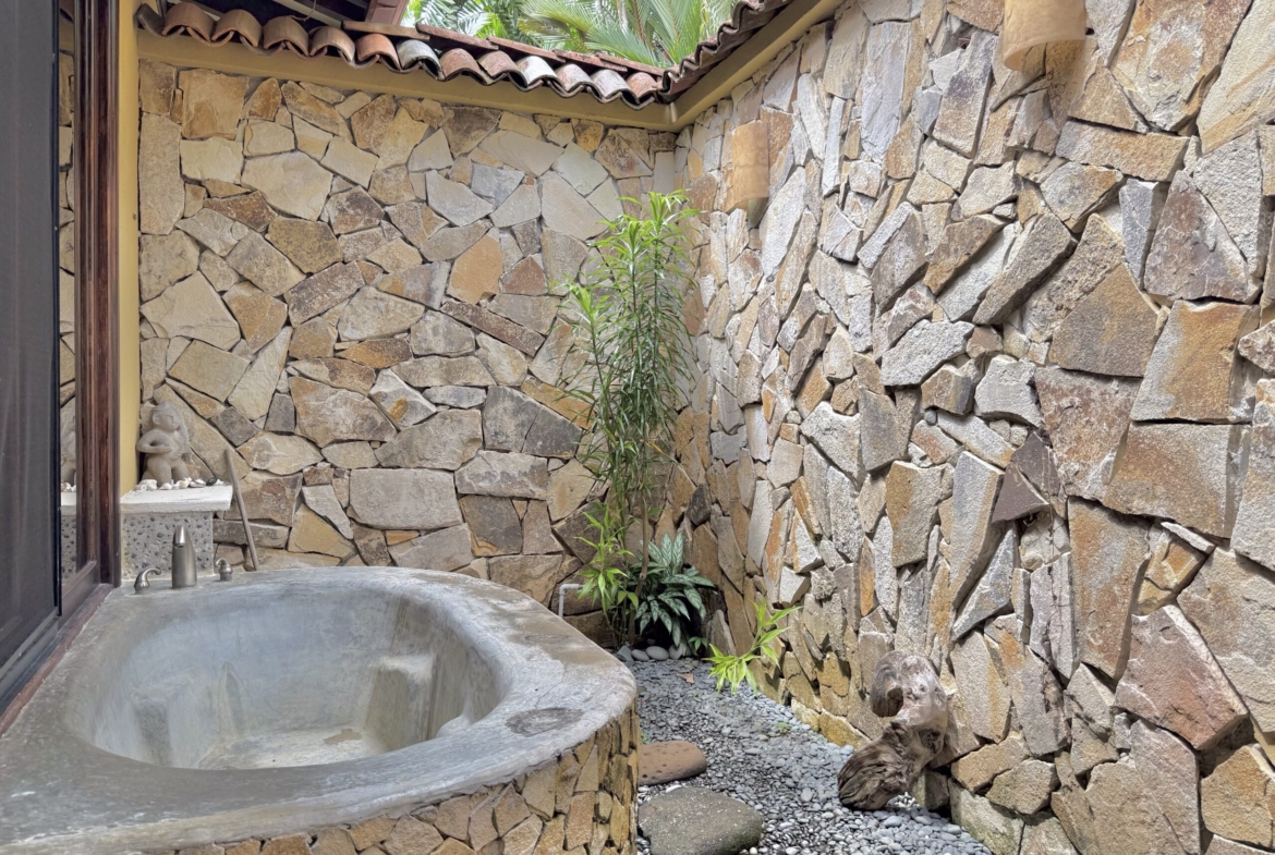 pavones-walk-to-the-beach-hacienda-home-for-sale