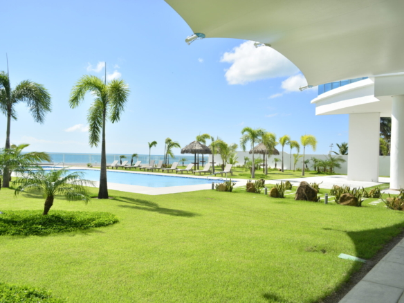 ph-royal-palm-playa-gorgona-panama-beachfront-condo-near-malibu-surf